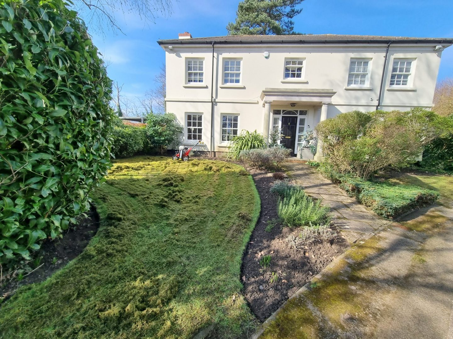 lawn_renovation_near_me_east_malling_before