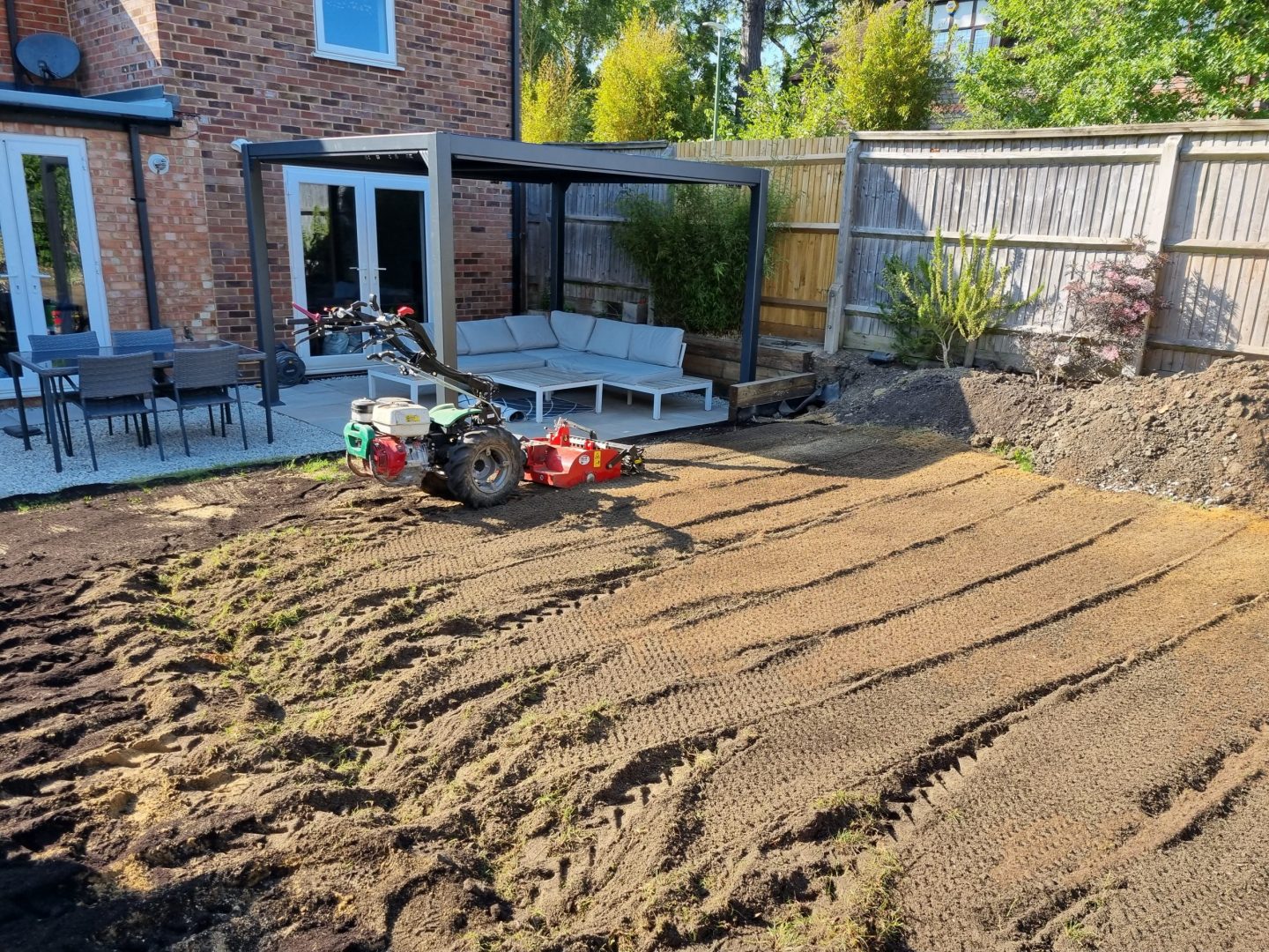 preparing_ground_for_new_lawn_maidstone_kent_me14