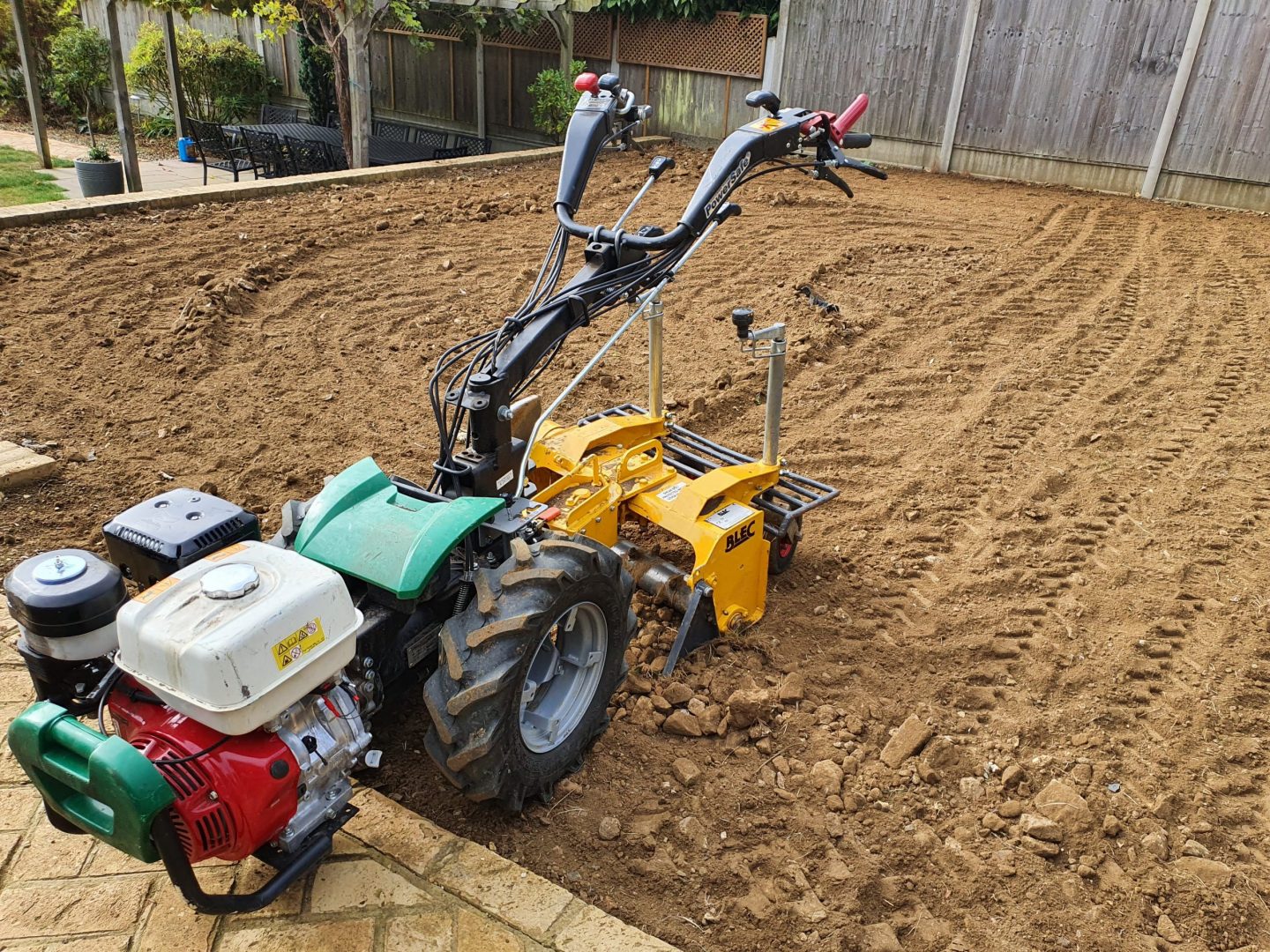removing-stones-before-laying-turf-kent